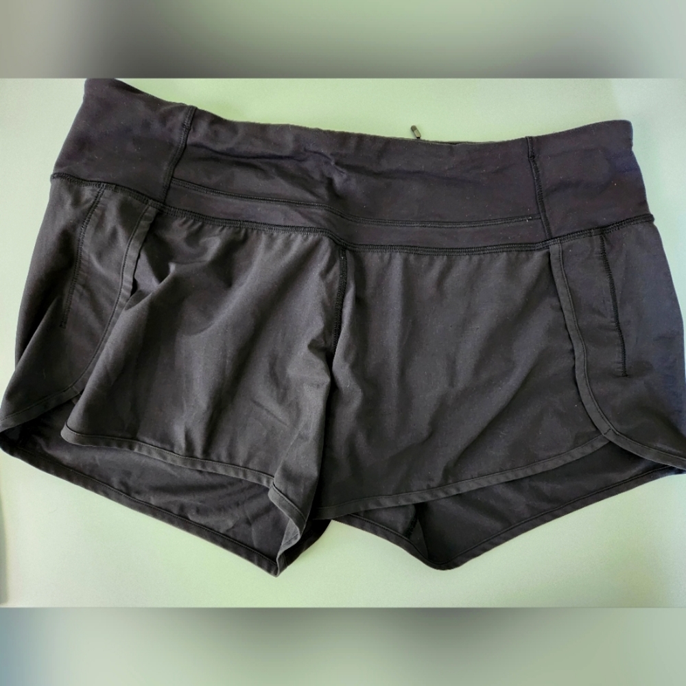 Lululemon size 10 speed up lined black shorts